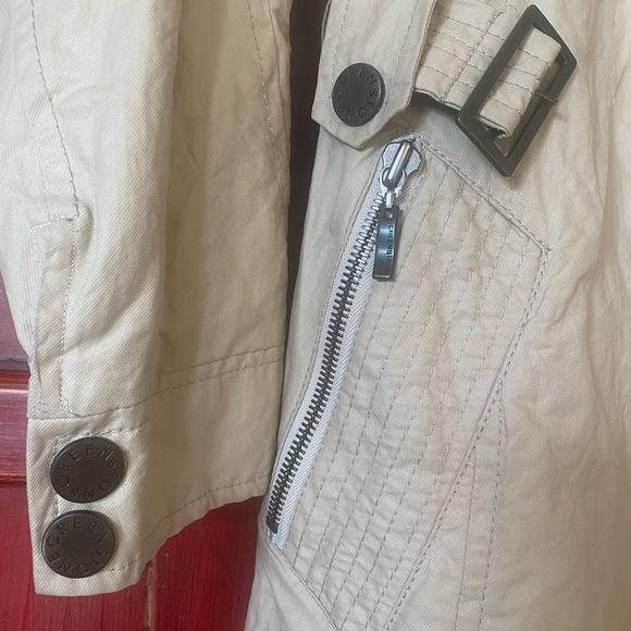 Creenstone trench coat size Euro 46 (size 13US), cream with tan fur collar - Picture 2 of 11